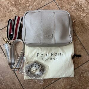Pom Pom London Elegant Crossbody Bag in Light Gray